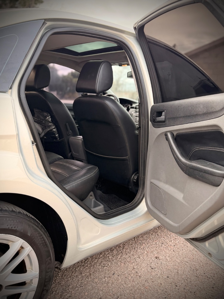 Ford FOCUS GHIA — foto 4
