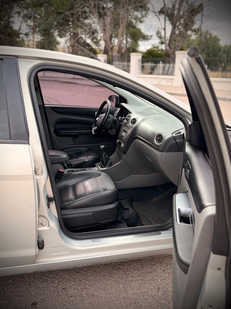 Ford FOCUS GHIA — foto 5
