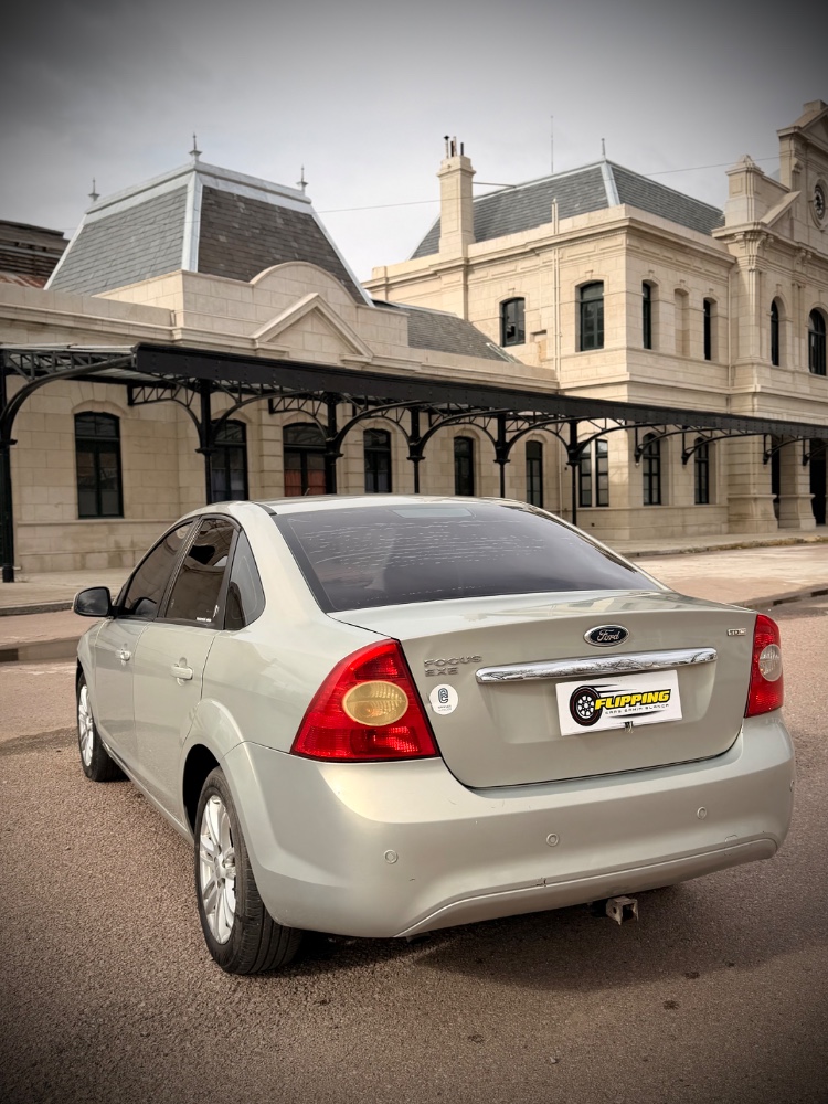 Ford FOCUS GHIA — foto 6