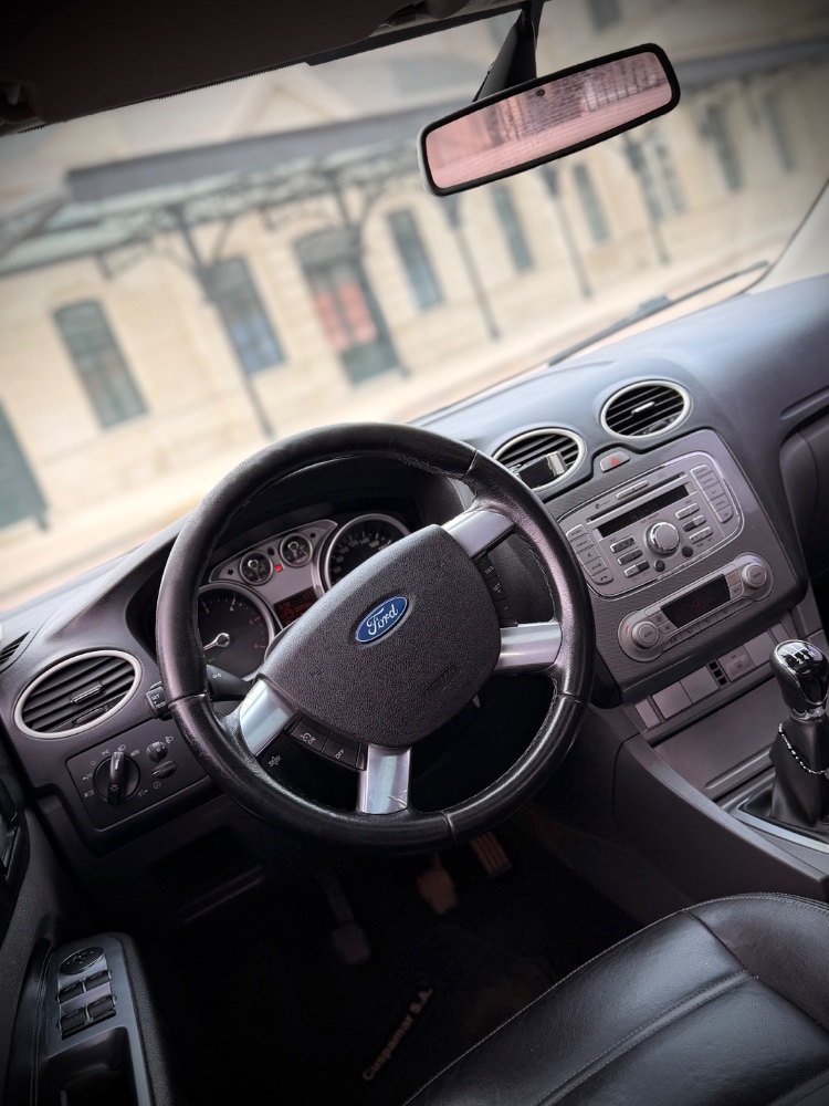 Ford FOCUS GHIA — foto 7