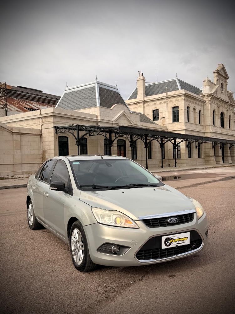 Ford FOCUS GHIA — foto 11