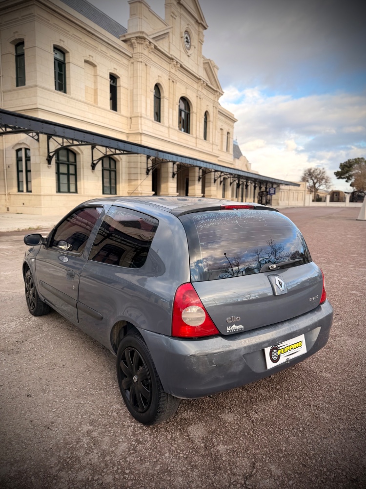 Renault CLIO — foto 8