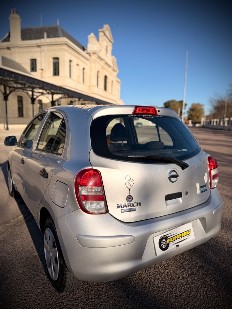 Nissan MARCH — foto 6