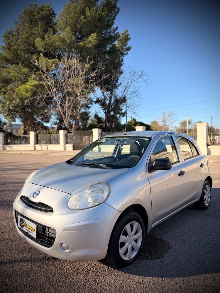 Nissan MARCH — foto 9