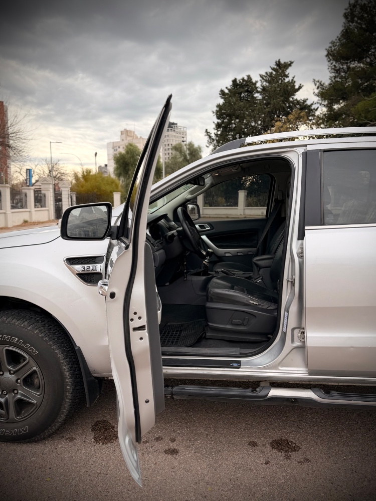 Ford RANGER LIMITED — foto 5