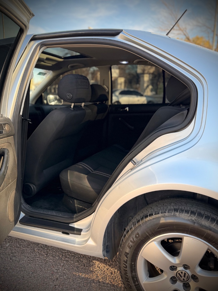 Volkswagen BORA 2.0 — foto 3