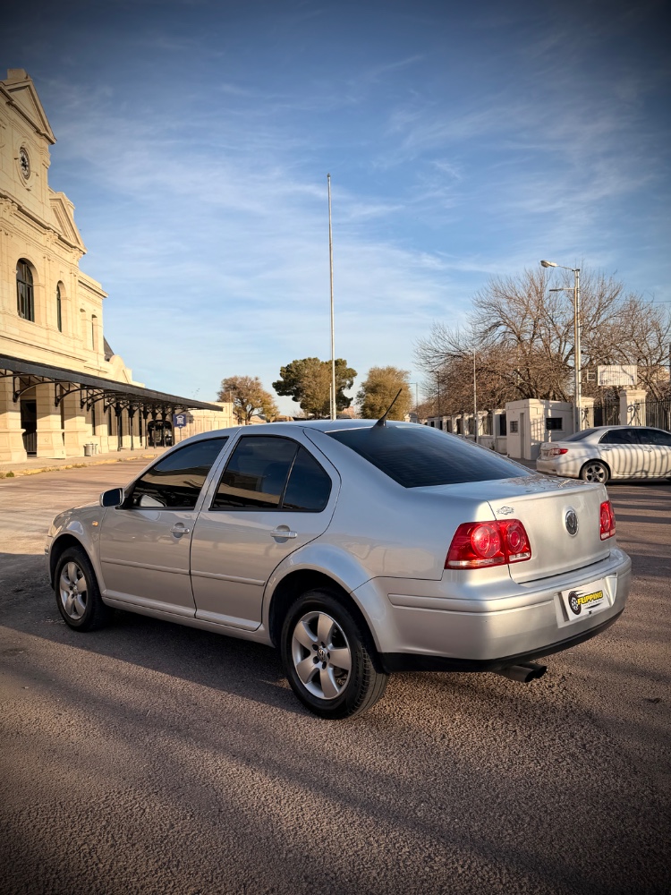 Volkswagen BORA 2.0 — foto 7