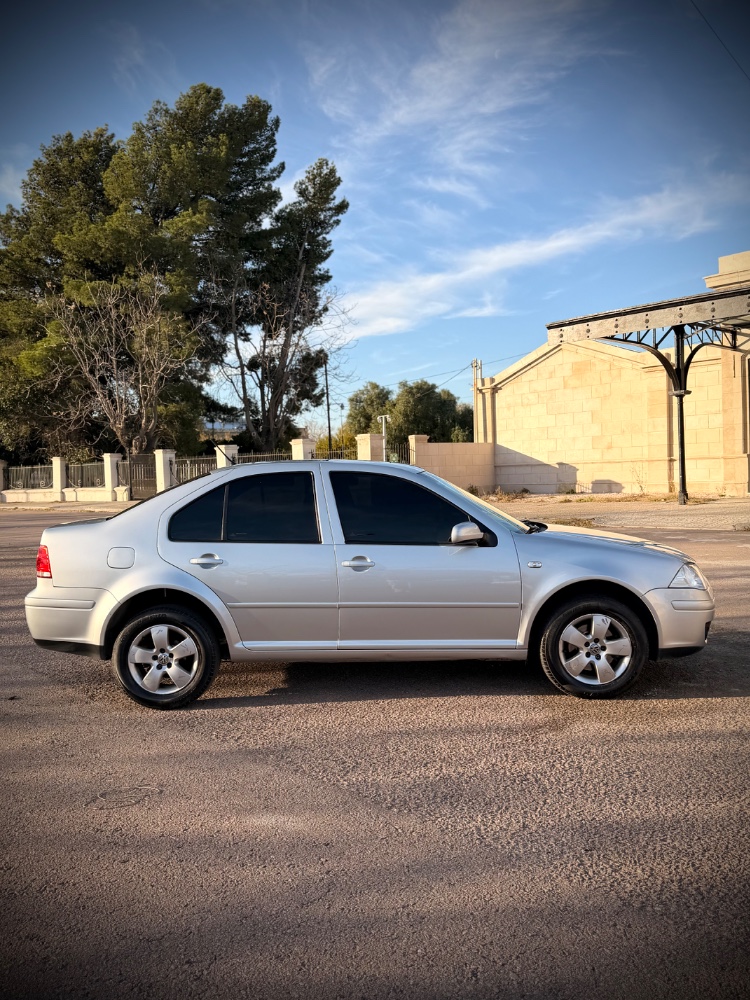 Volkswagen BORA 2.0 — foto 11