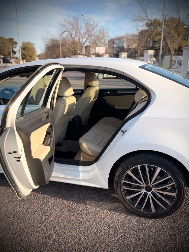 Volkswagen VENTO TSI — foto 9