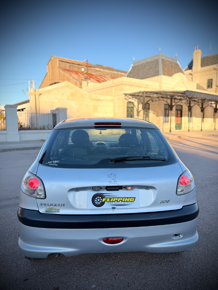 Peugeot 207 COMPACT — foto 4
