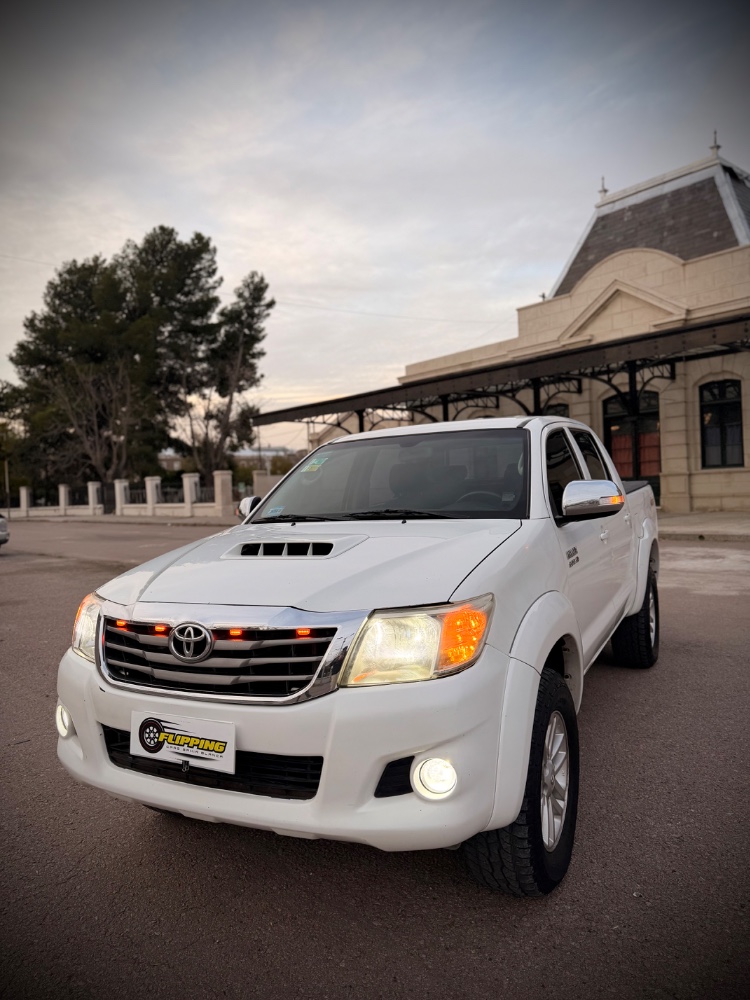 Toyota Hilux SRV — foto 4