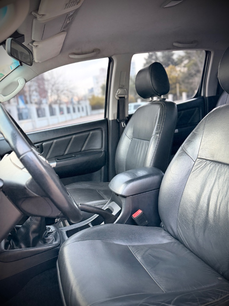 Toyota Hilux SRV — foto 7