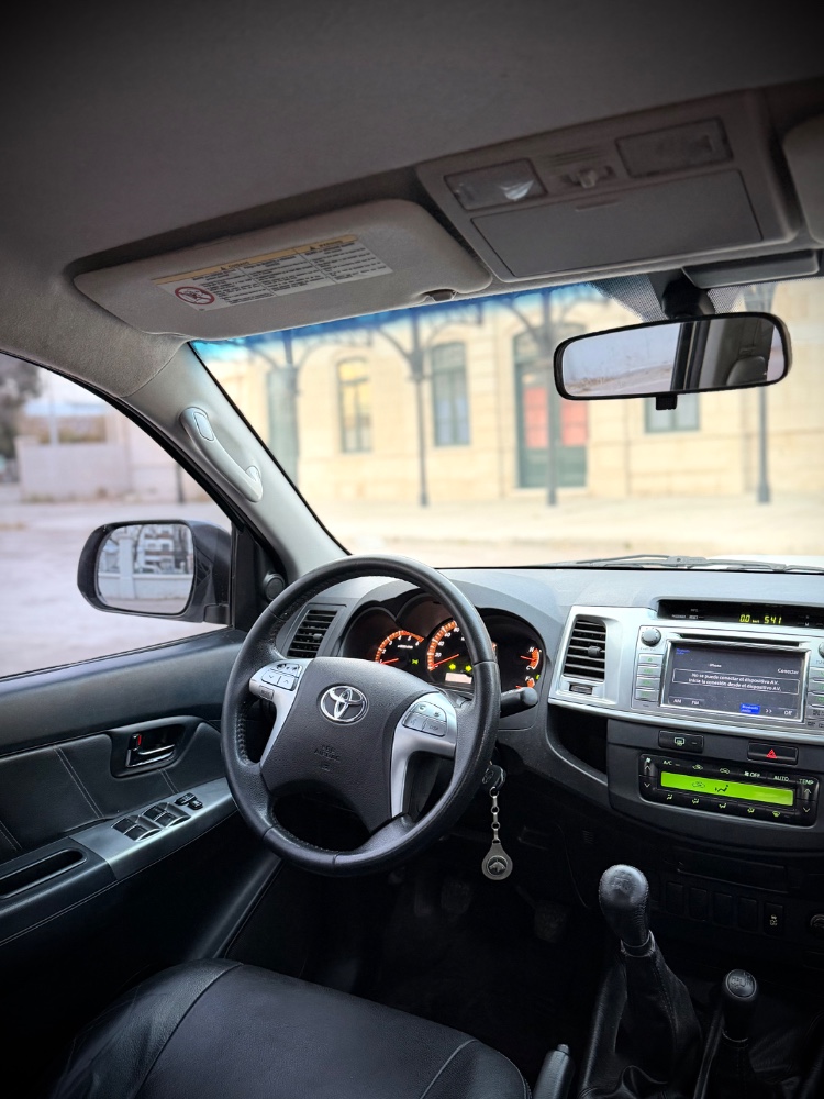 Toyota Hilux SRV — foto 8