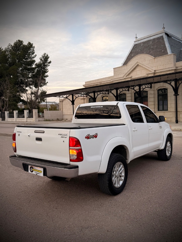 Toyota Hilux SRV — foto 9