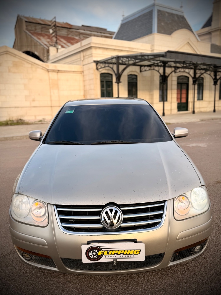 Volkswagen BORA 4P 1,8 T Highline 180CV — foto 2