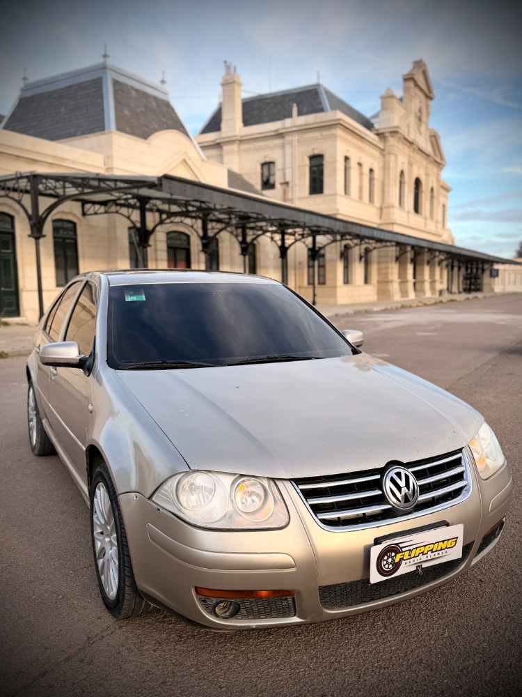Volkswagen BORA 4P 1,8 T Highline 180CV — foto 3