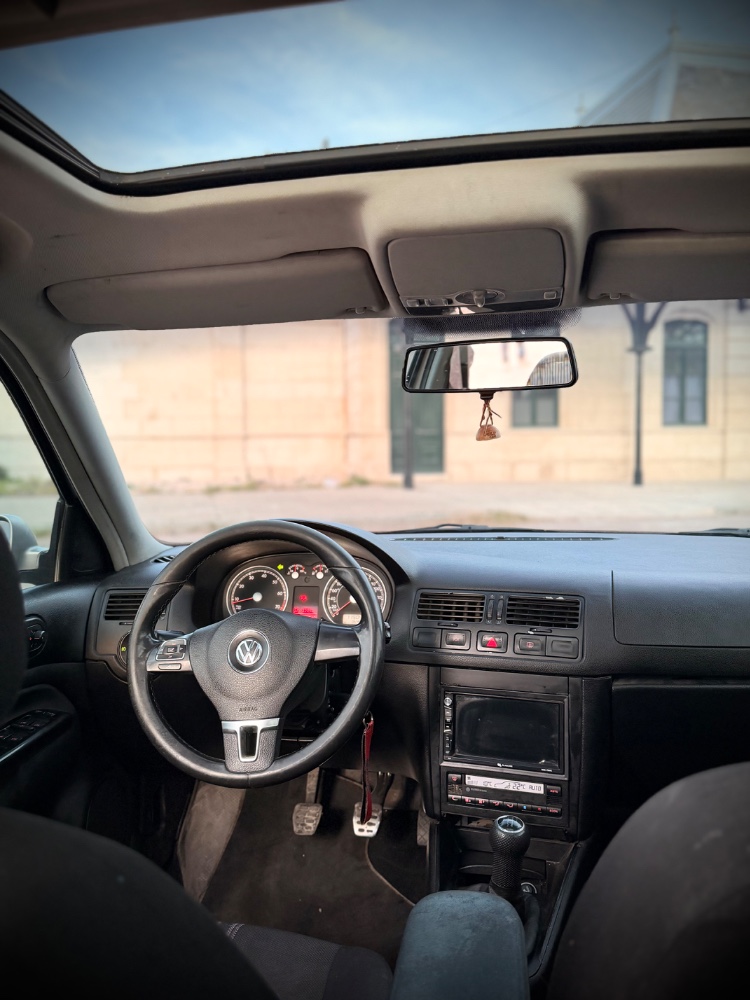 Volkswagen BORA 4P 1,8 T Highline 180CV — foto 4