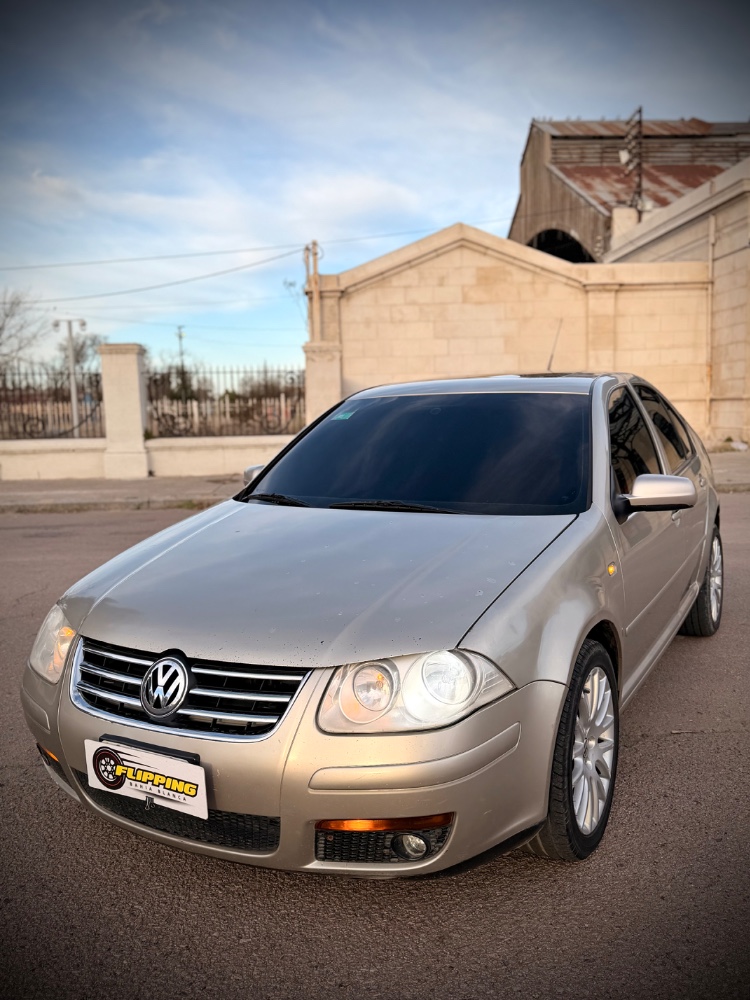 Volkswagen BORA 4P 1,8 T Highline 180CV — foto 5