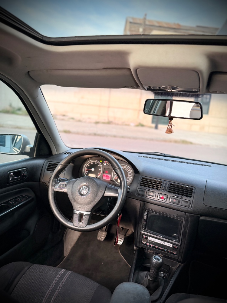 Volkswagen BORA 4P 1,8 T Highline 180CV — foto 8