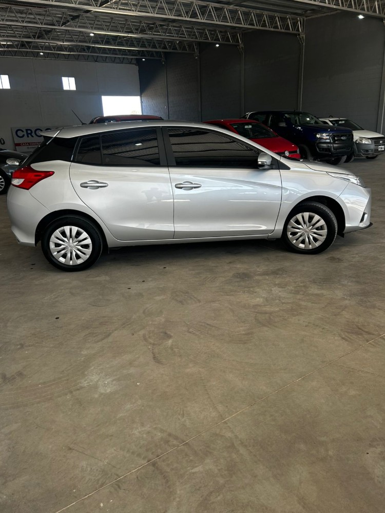 Toyota YARIS XS — foto 9
