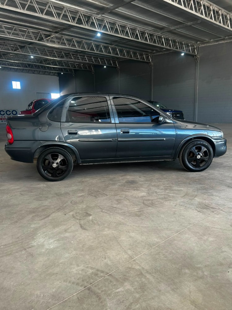 Chevrolet CLASSIC LT 4P — foto 3