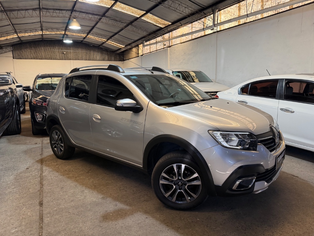 Renault SANDERO STEPWAY 5P 1,6 16V Intens CVT — foto 2