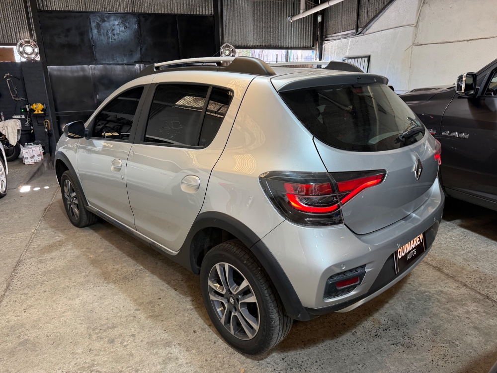 Renault SANDERO STEPWAY 5P 1,6 16V Intens CVT — foto 3