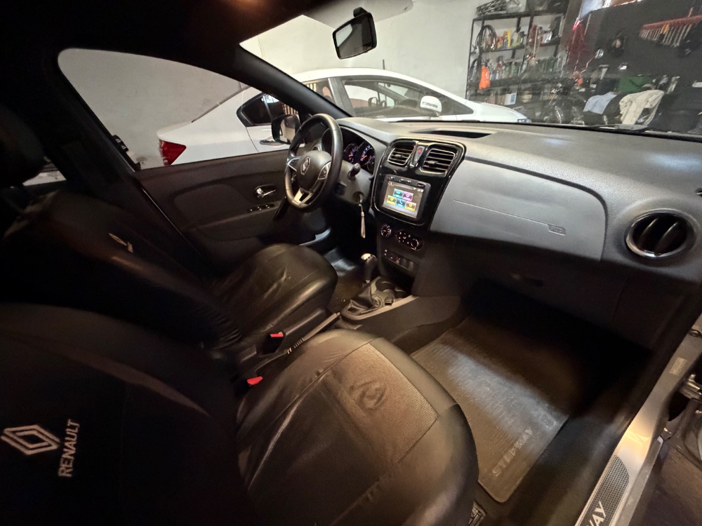 Renault SANDERO STEPWAY 5P 1,6 16V Intens CVT — foto 8