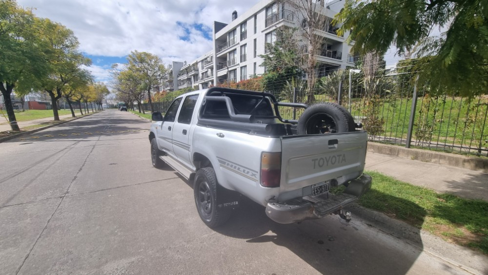Toyota HILUX PICK - UP DX 3.0 D 4x4   — foto 3