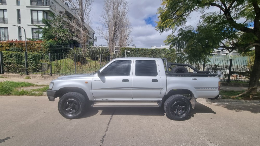 Toyota HILUX PICK - UP DX 3.0 D 4x4   — foto 8