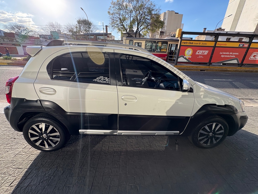 Toyota Etios Cross 1.5 M/T  — foto 3