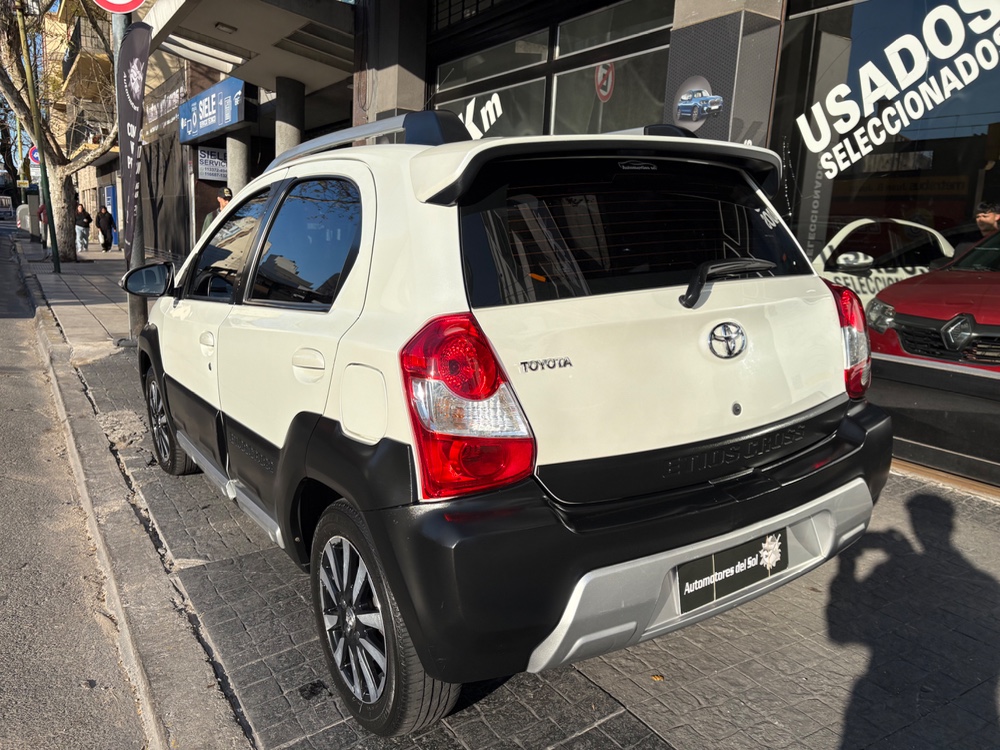 Toyota Etios Cross 1.5 M/T  — foto 6