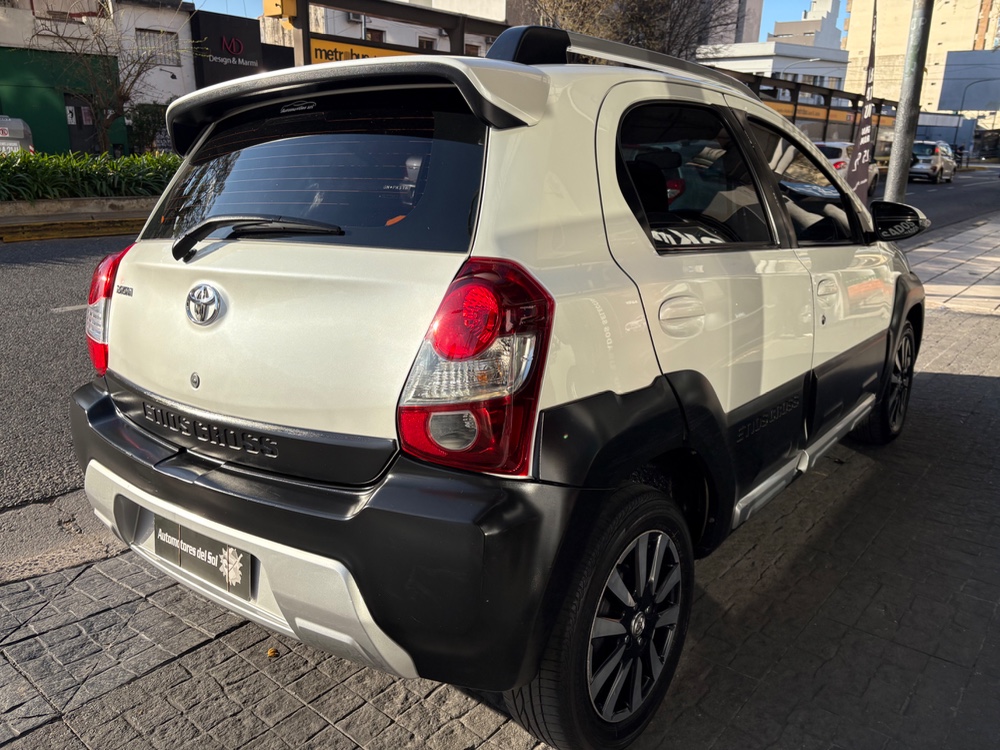 Toyota Etios Cross 1.5 M/T  — foto 8