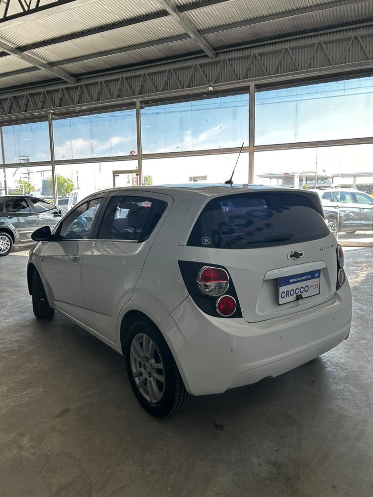 Chevrolet SONIC LTZ MT — foto 3