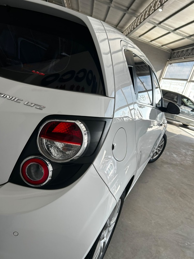 Chevrolet SONIC LTZ MT — foto 4