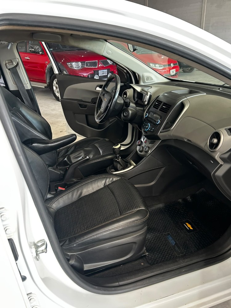 Chevrolet SONIC LTZ MT — foto 6