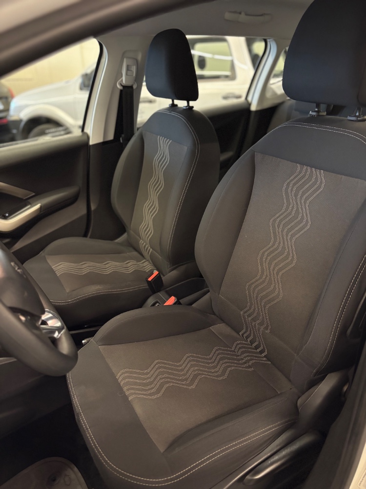Peugeot 2008 Allure — foto 9