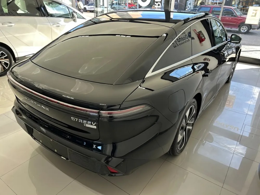 Forthing S7 REEV 1.5 Electrico — foto 2