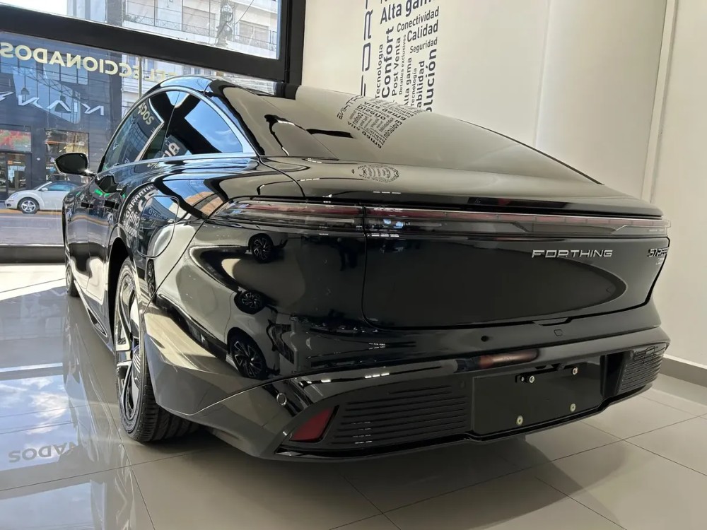 Forthing S7 REEV 1.5 Electrico — foto 4