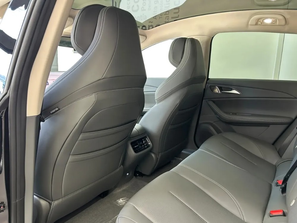 Forthing S7 REEV 1.5 Electrico — foto 9