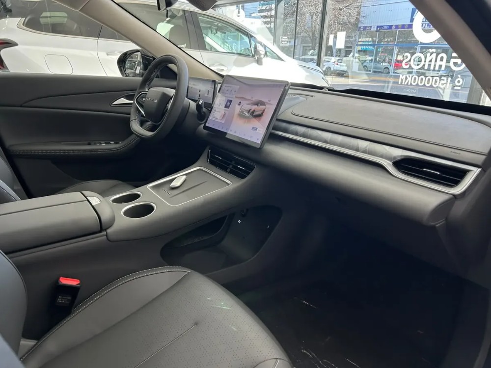 Forthing S7 REEV 1.5 Electrico — foto 10