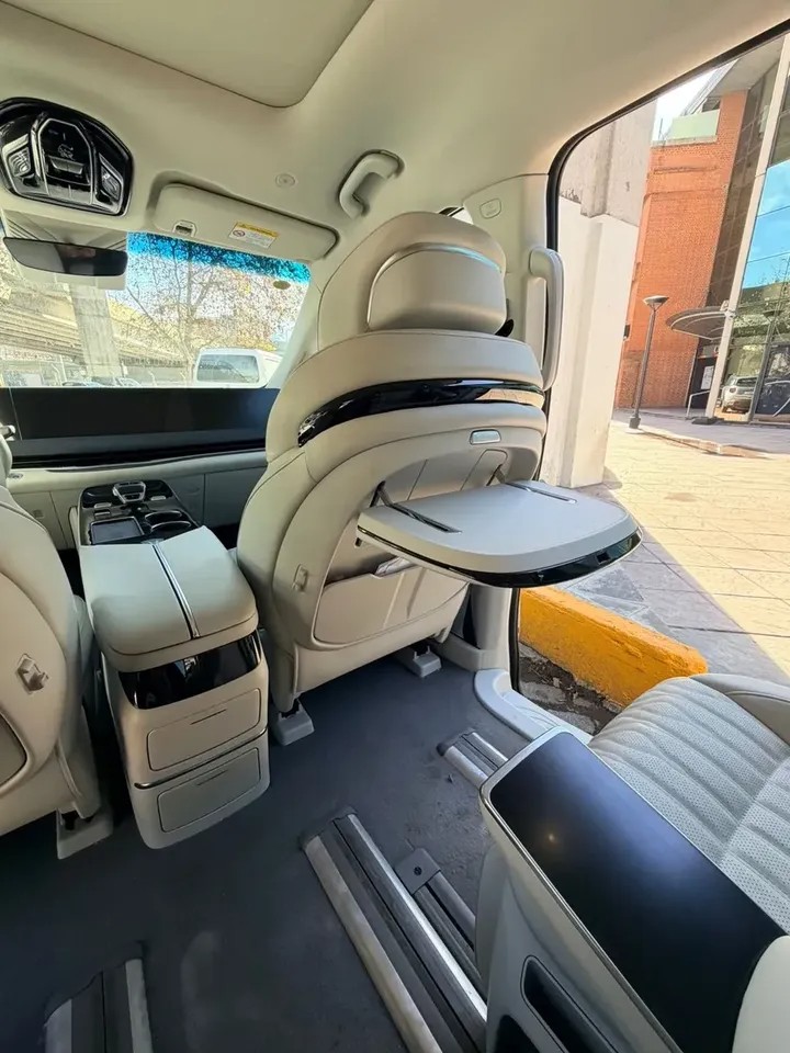 Forthing V9  PHEV Van 1,5 T AT 7asientos Hibrido — foto 12