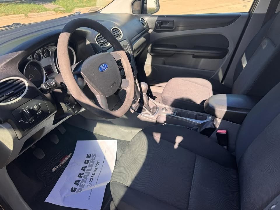 Ford FOCUS 4P 1,6 Trend Exe — foto 5