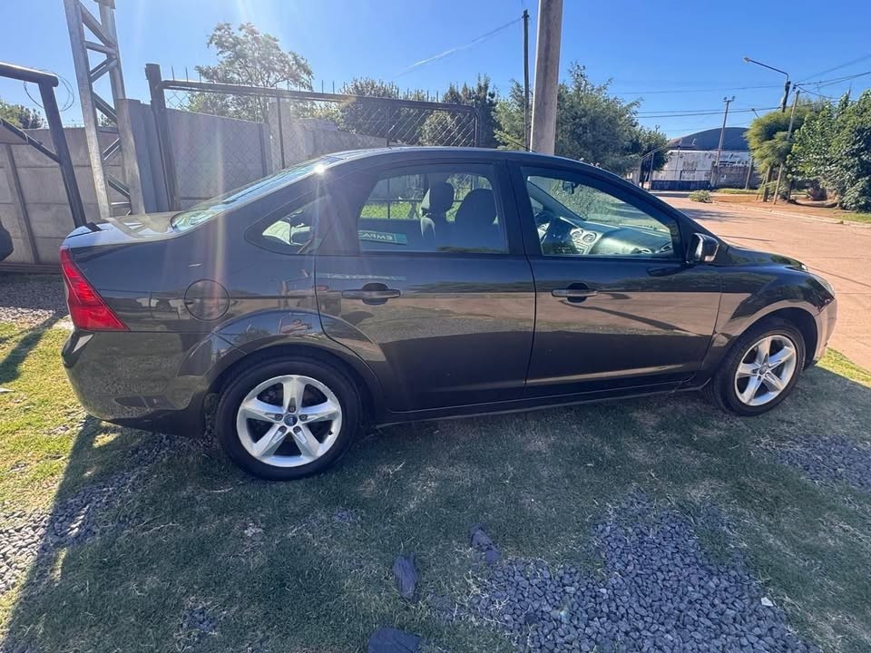 Ford FOCUS 4P 1,6 Trend Exe — foto 7