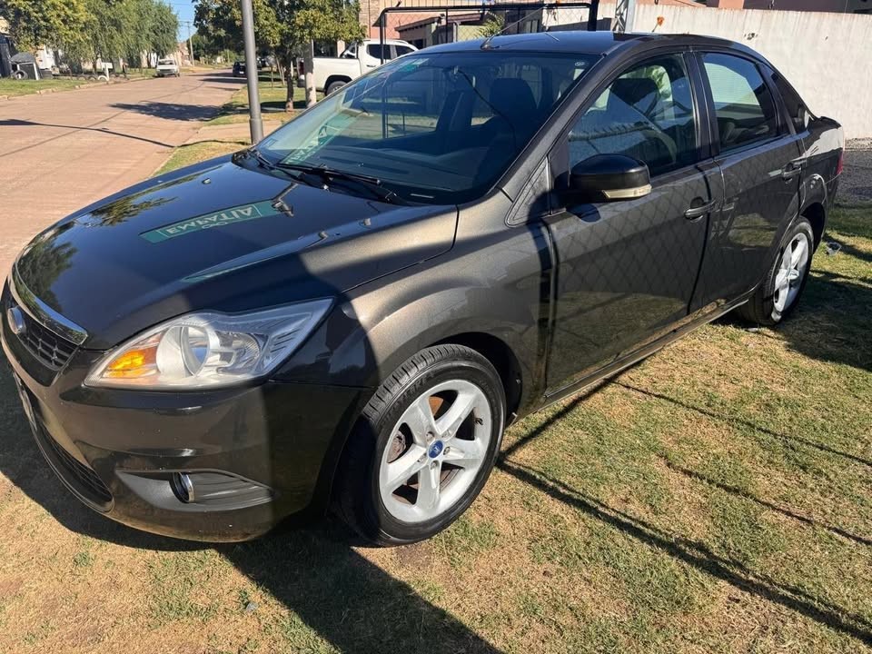 Ford FOCUS 4P 1,6 Trend Exe — foto 8