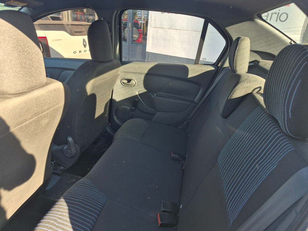 Renault Logan 4P 1,6 16V Life — foto 3