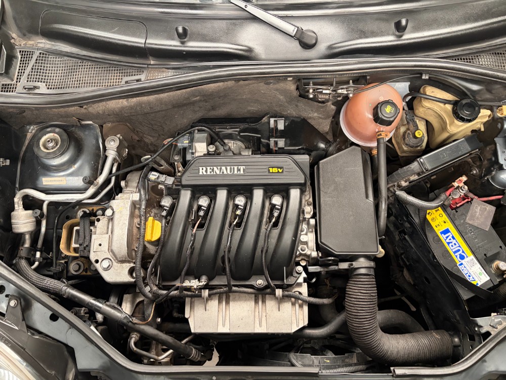 Renault Kangoo Express Confort 1.6 5A CD DA CA SVT — foto 9