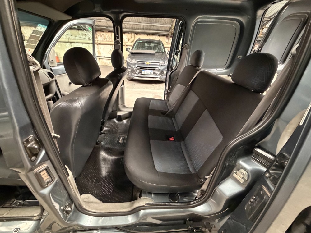 Renault Kangoo Express Confort 1.6 5A CD DA CA SVT — foto 10