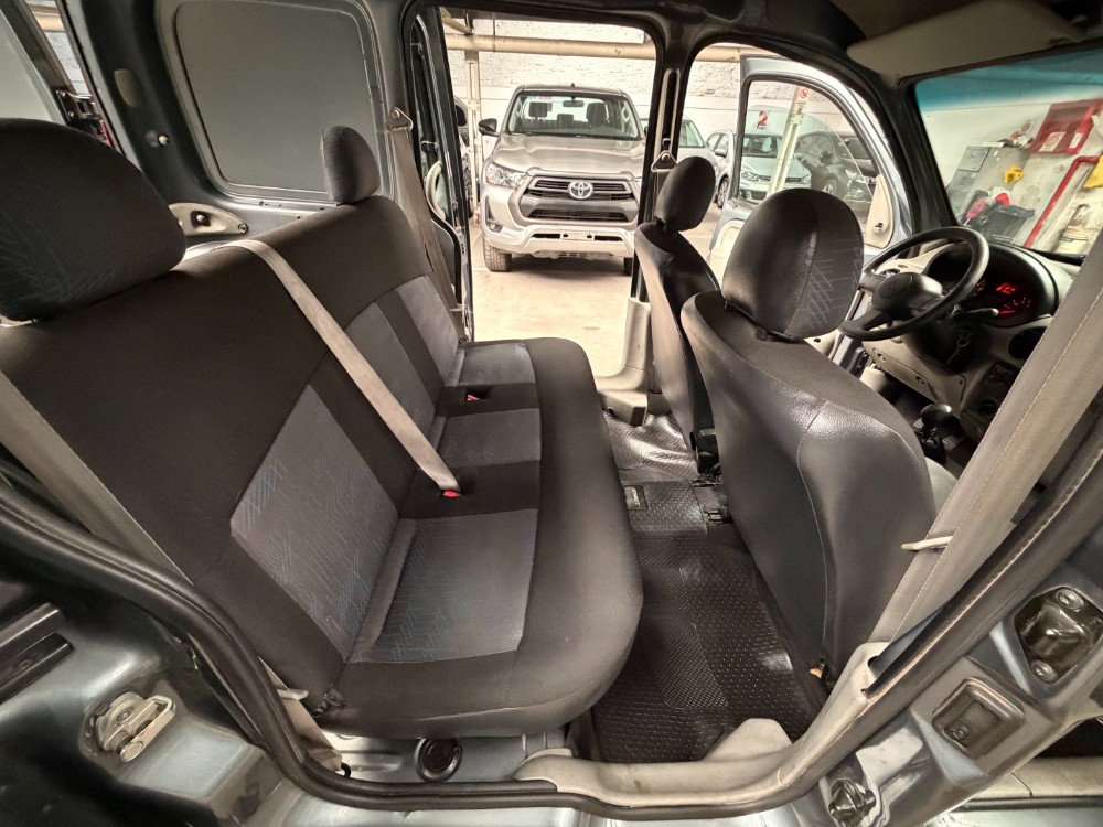 Renault Kangoo Express Confort 1.6 5A CD DA CA SVT — foto 11