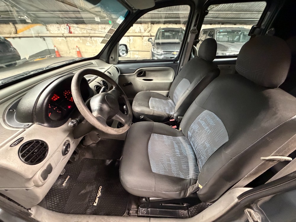 Renault Kangoo Express Confort 1.6 5A CD DA CA SVT — foto 12